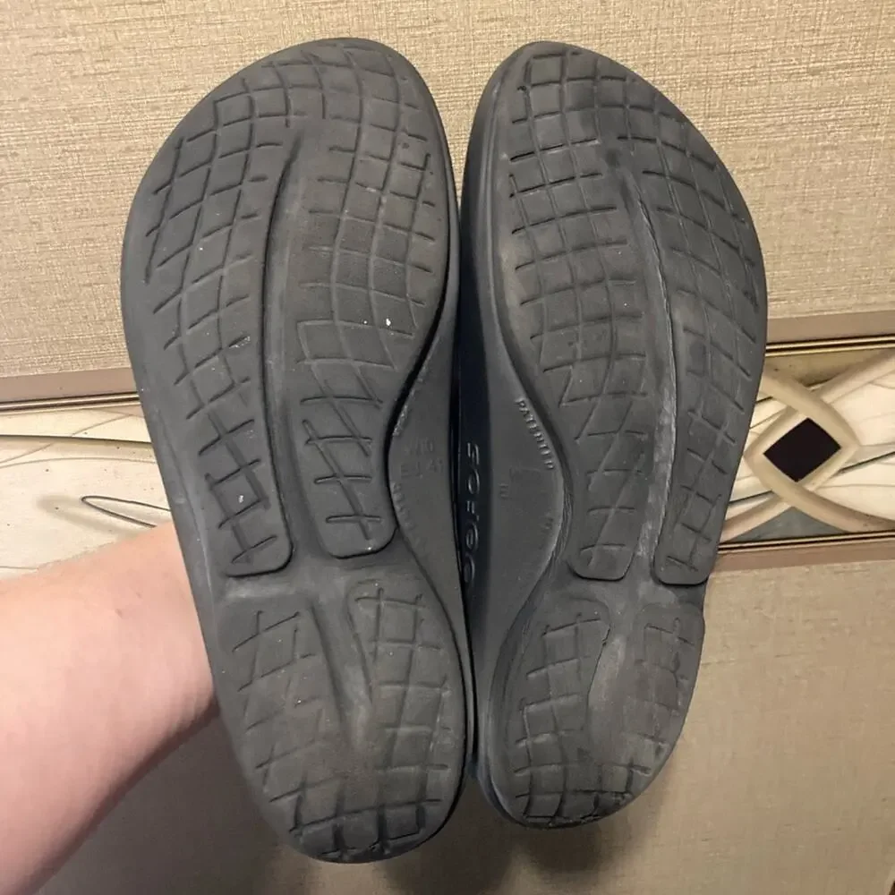 Oofos Flip Flop Sandals Black Rubber Women's 10